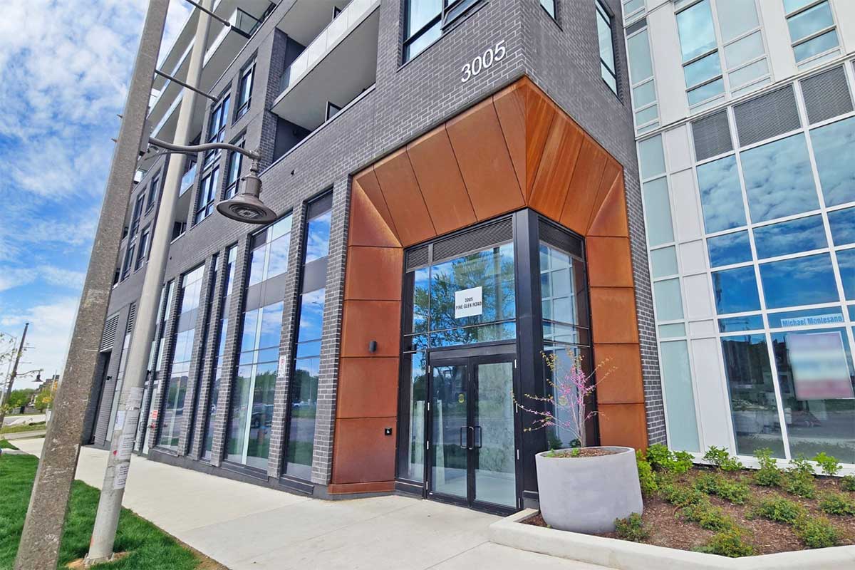 Main entrance at 3005 Pine Glen Road.