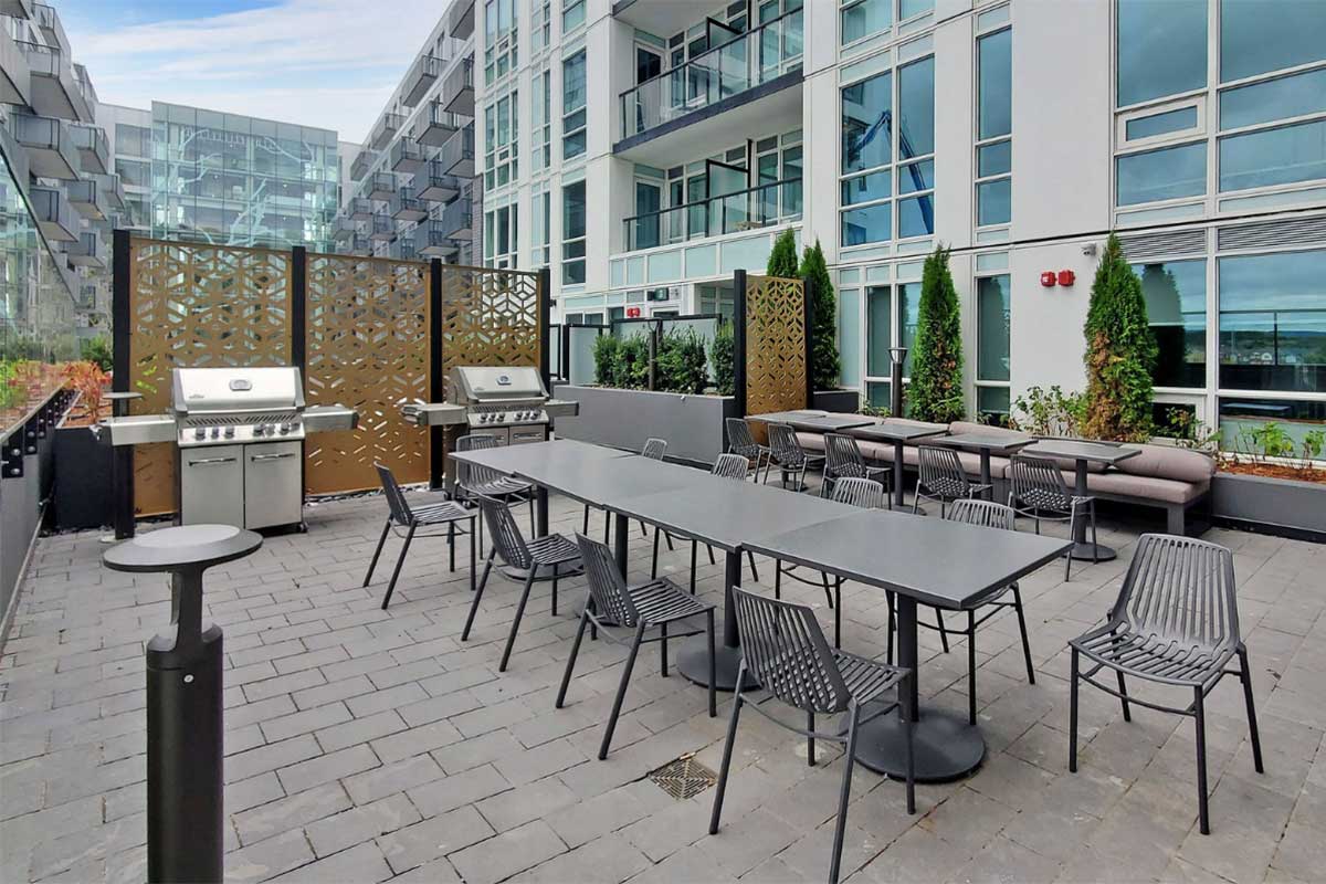 Rooftop terrace with barbecues.