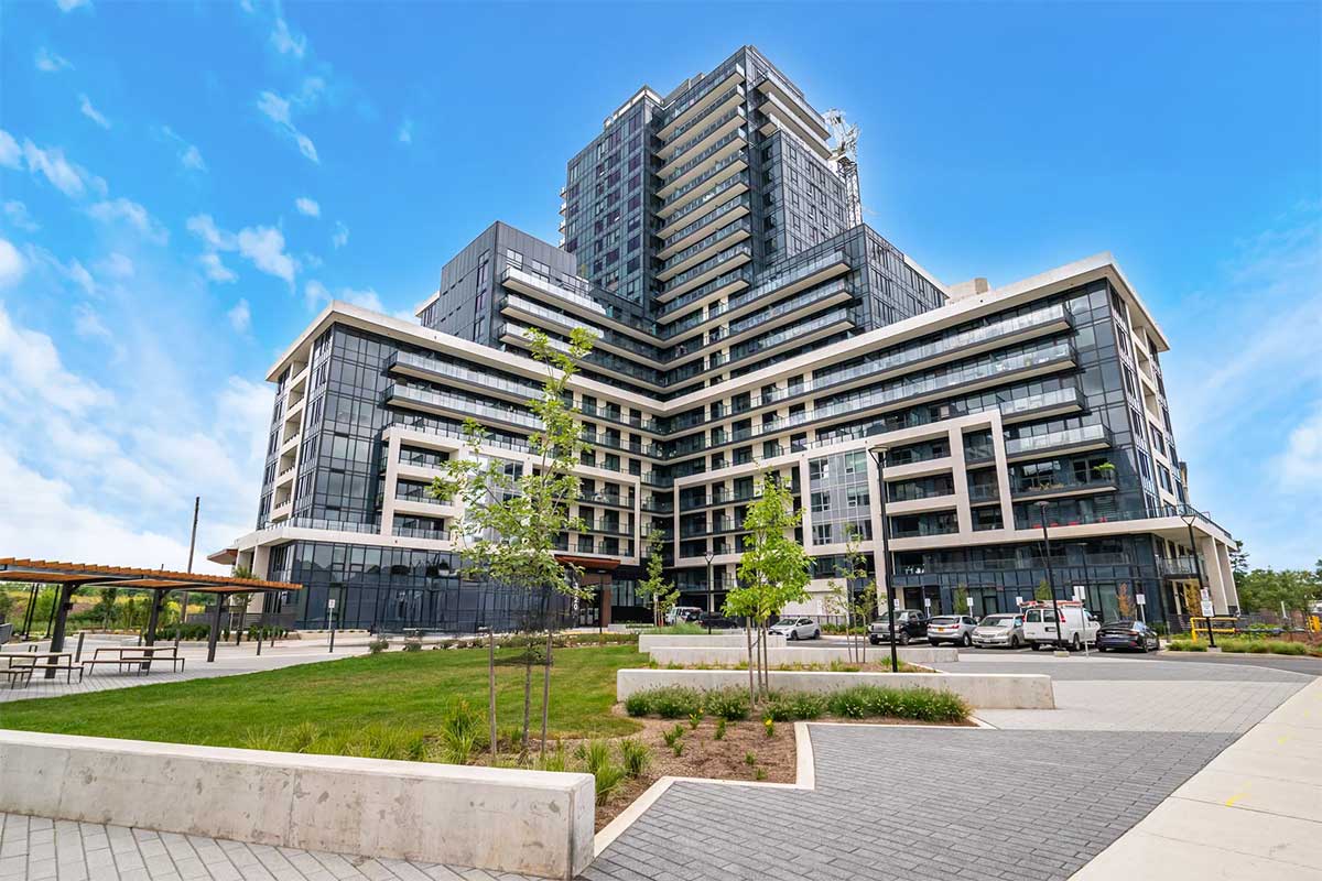 Upper West Side Condos at 3200-3220 William Coltson Avenue in Oakville Ontario